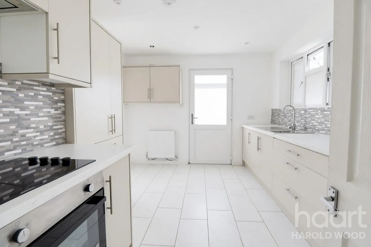 Hailsham Road, Harold Hill, RM3, photo 4