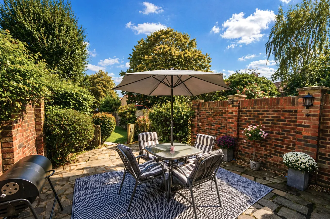 Mandeville Close, Guildford, GU2, photo 19