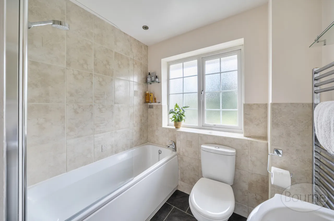 Mandeville Close, Guildford, GU2, photo 15