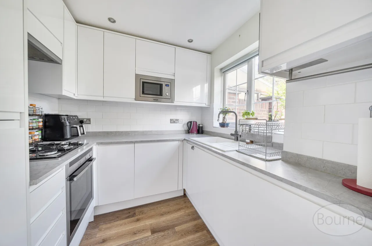 Mandeville Close, Guildford, GU2, photo 7