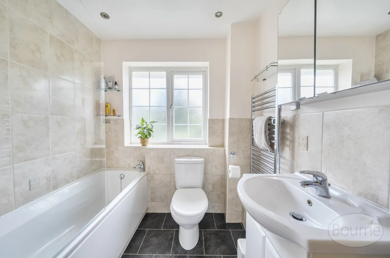 Mandeville Close, Guildford, GU2, photo 14