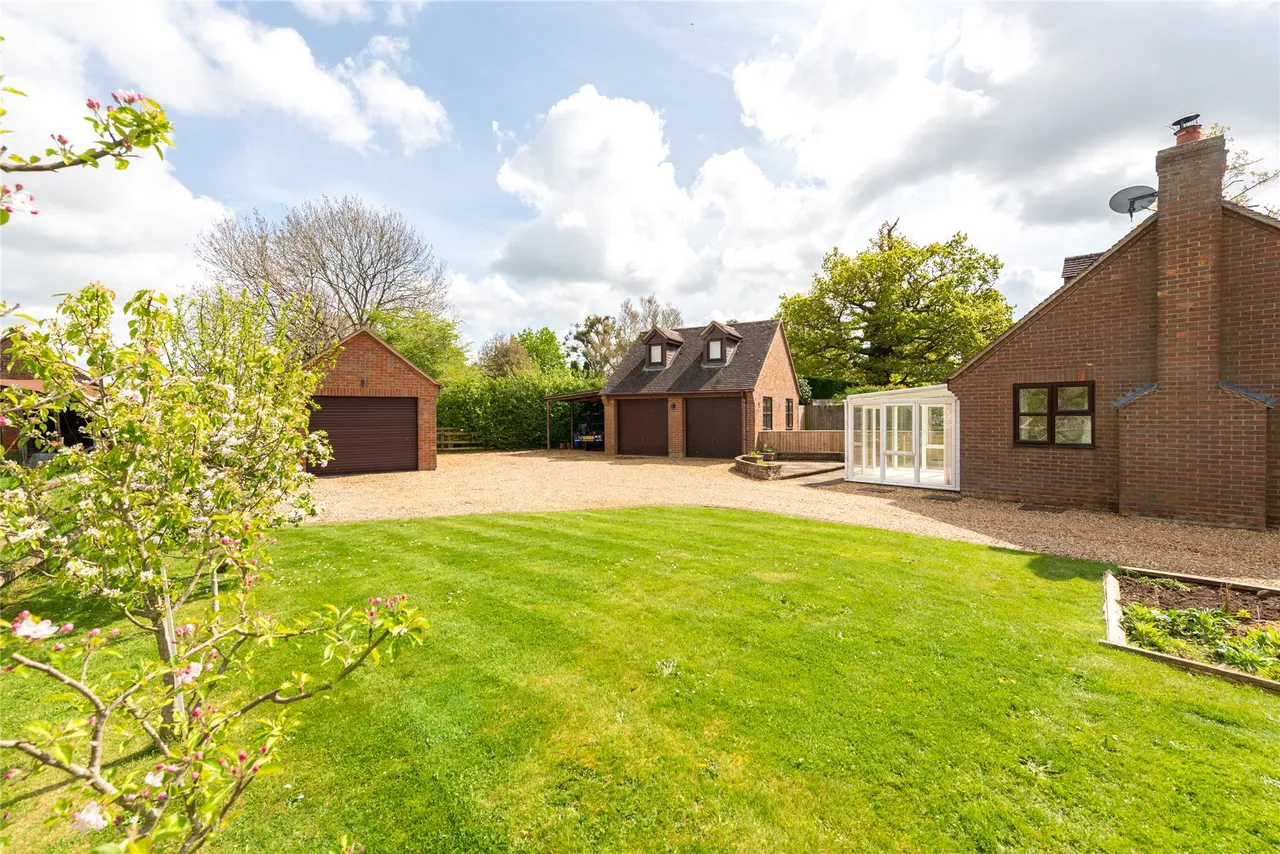 Ivy Lane, Stewkley, LU7, photo 13