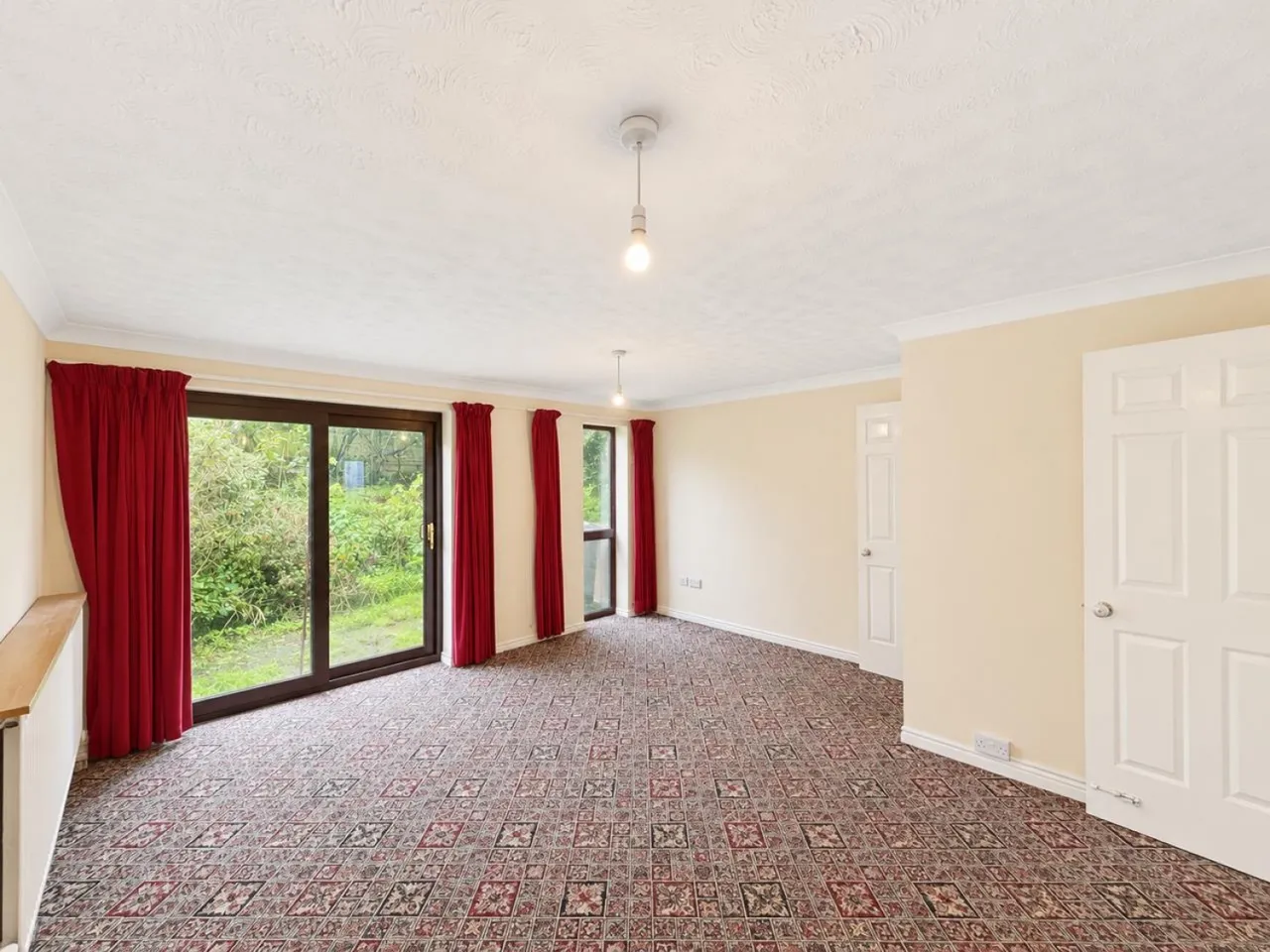 Shutehay Drive, Cam, GL11, photo 3