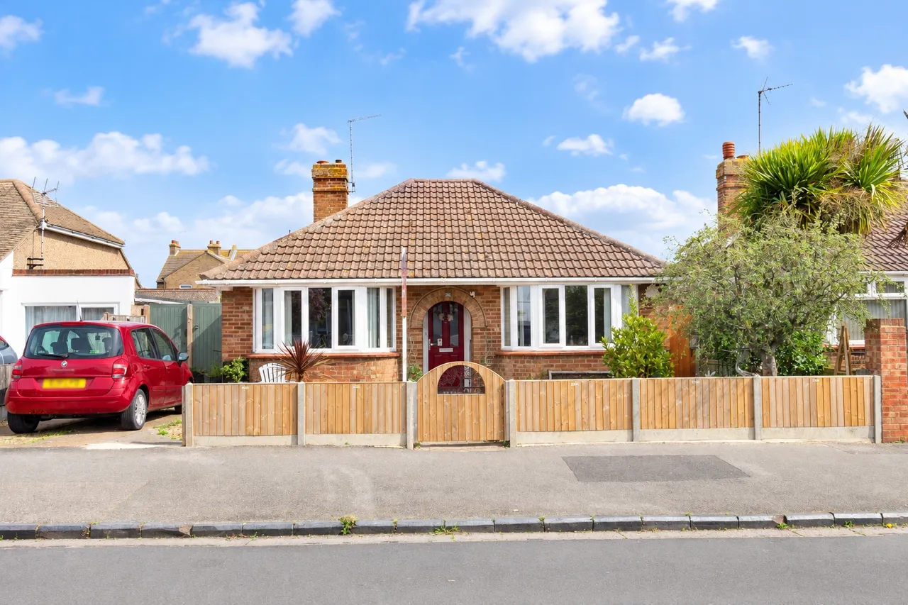 2 bed house for sale, Grand Drive, Herne Bay, CT6