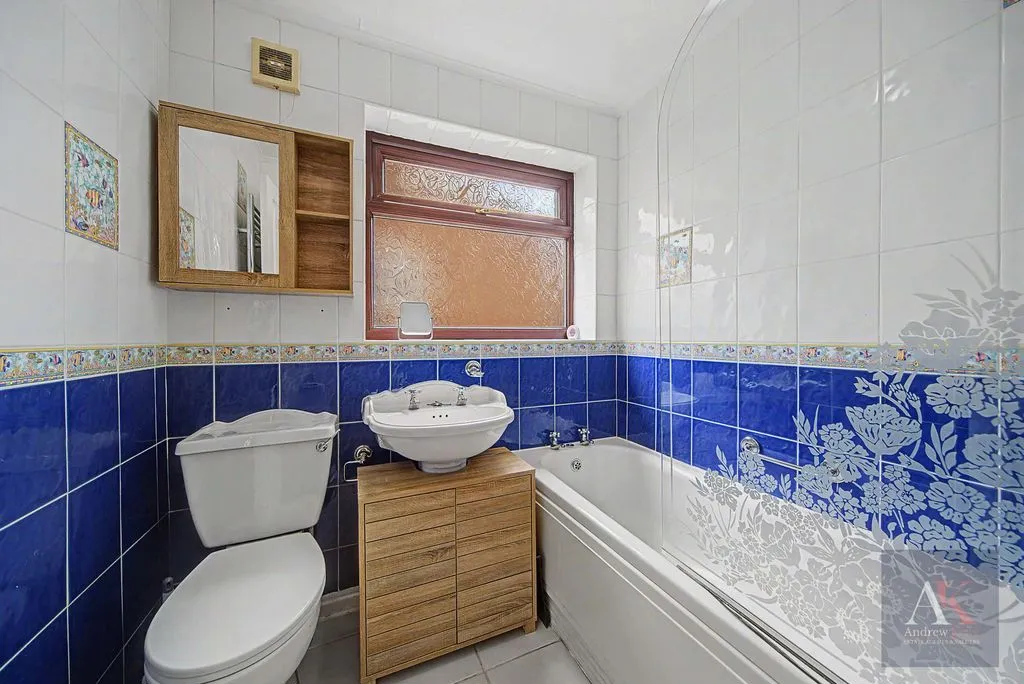 Woodlands Road Milnrow, Rochdale OL16 4EY, photo 15