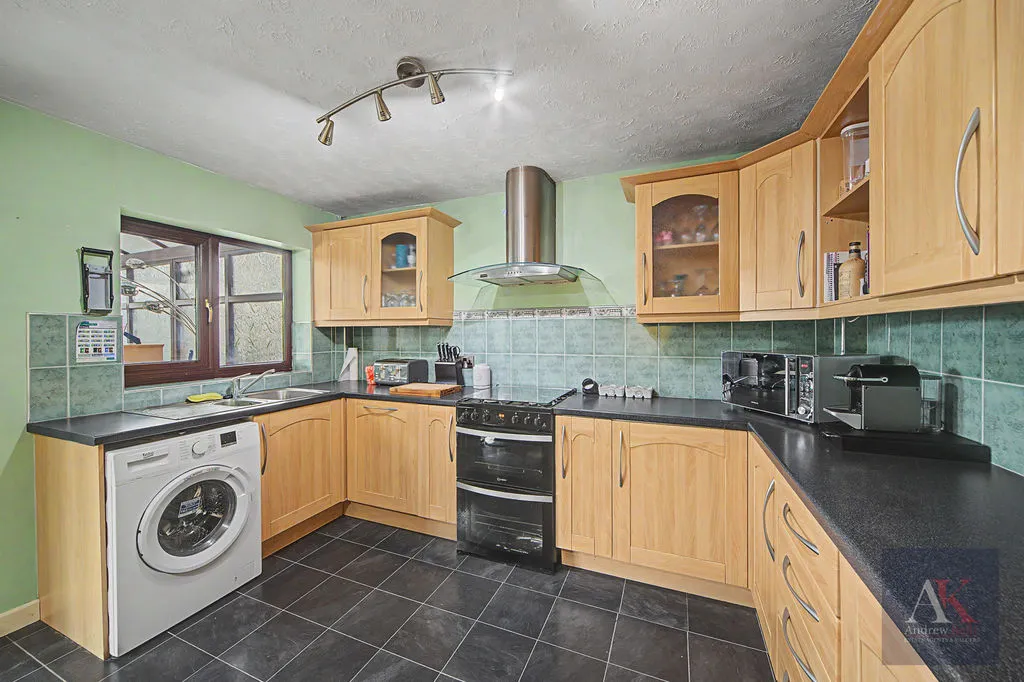 Woodlands Road Milnrow, Rochdale OL16 4EY, photo 6