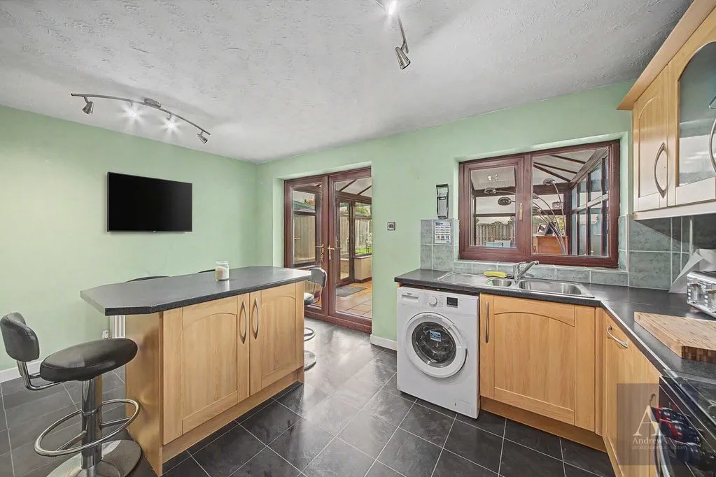 Woodlands Road Milnrow, Rochdale OL16 4EY, photo 4