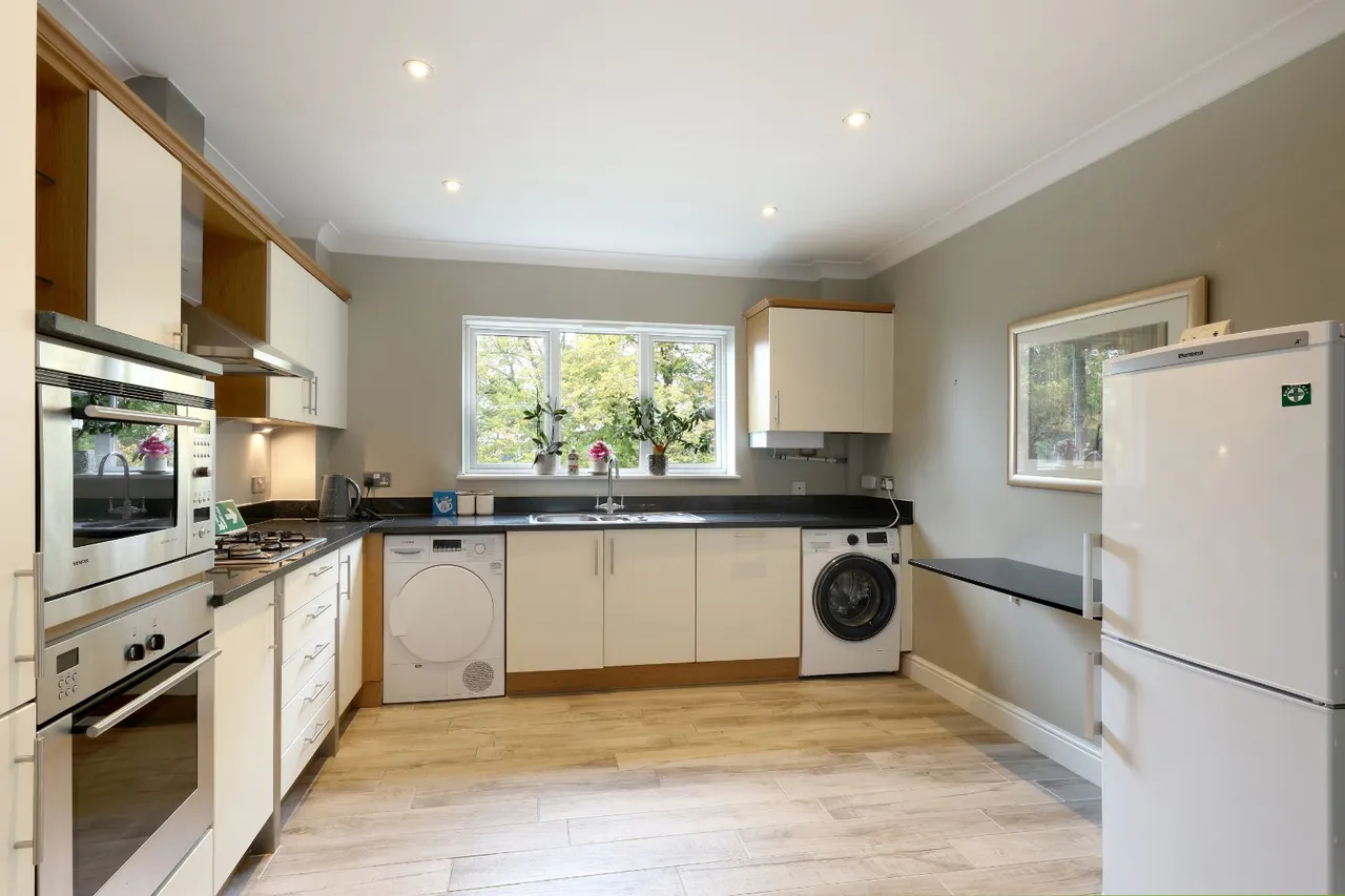 Grove Road, Beaconsfield, HP9, photo 3