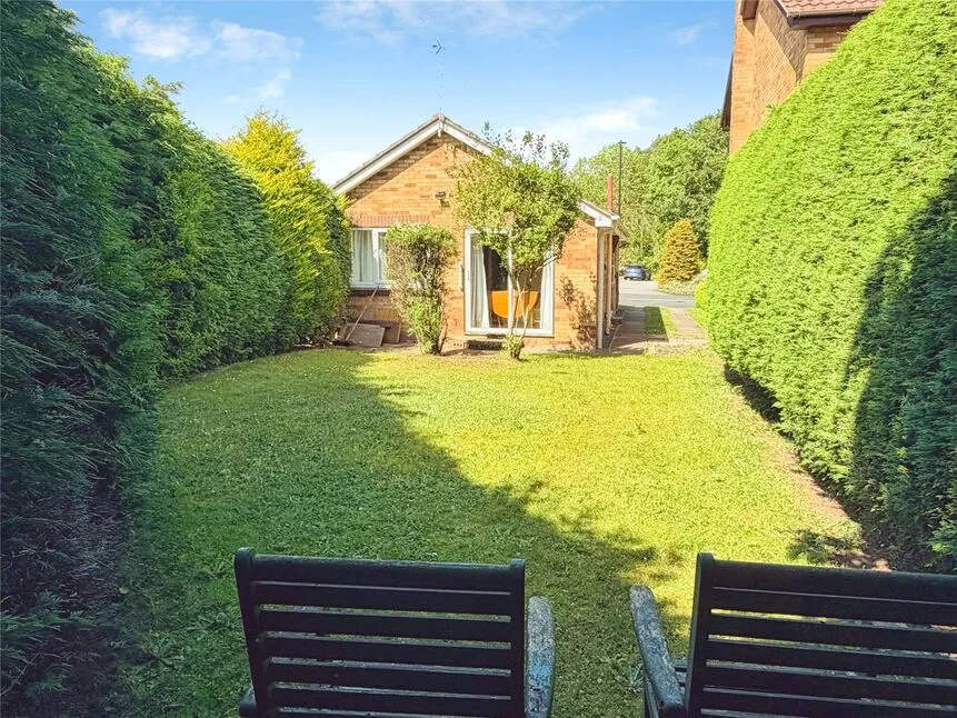 Sunningdale Close, Doncaster, South Yorkshire, DN4, photo 12