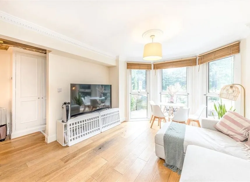 Clapham Common South Side, Clapham, SW4, photo 2