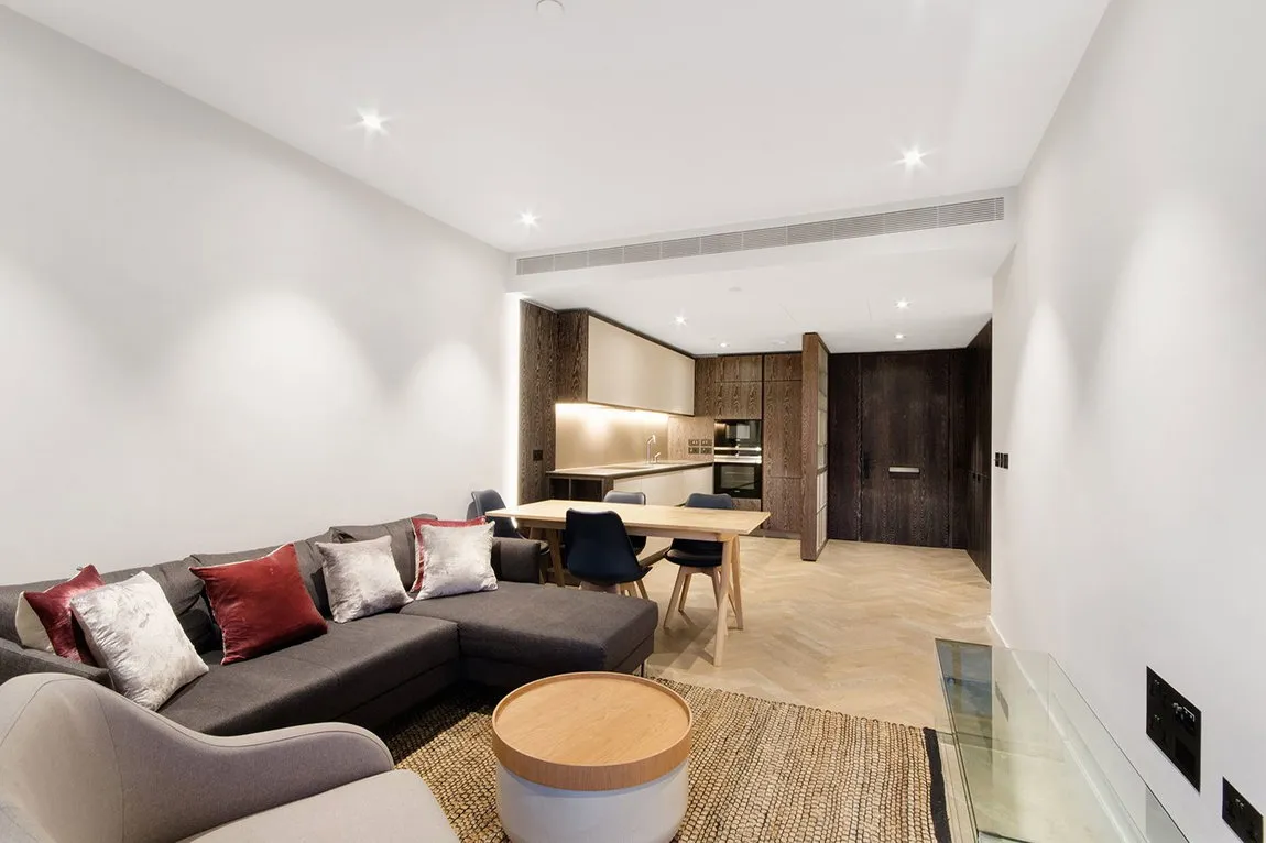 Circus Road West, London, SW11, photo 2