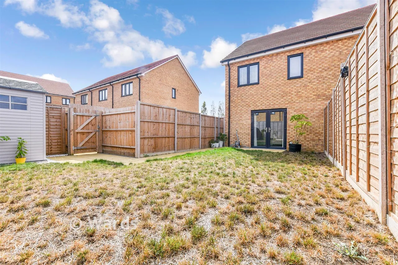 Dragonfly Close, Minster On Sea, ME12, photo 9