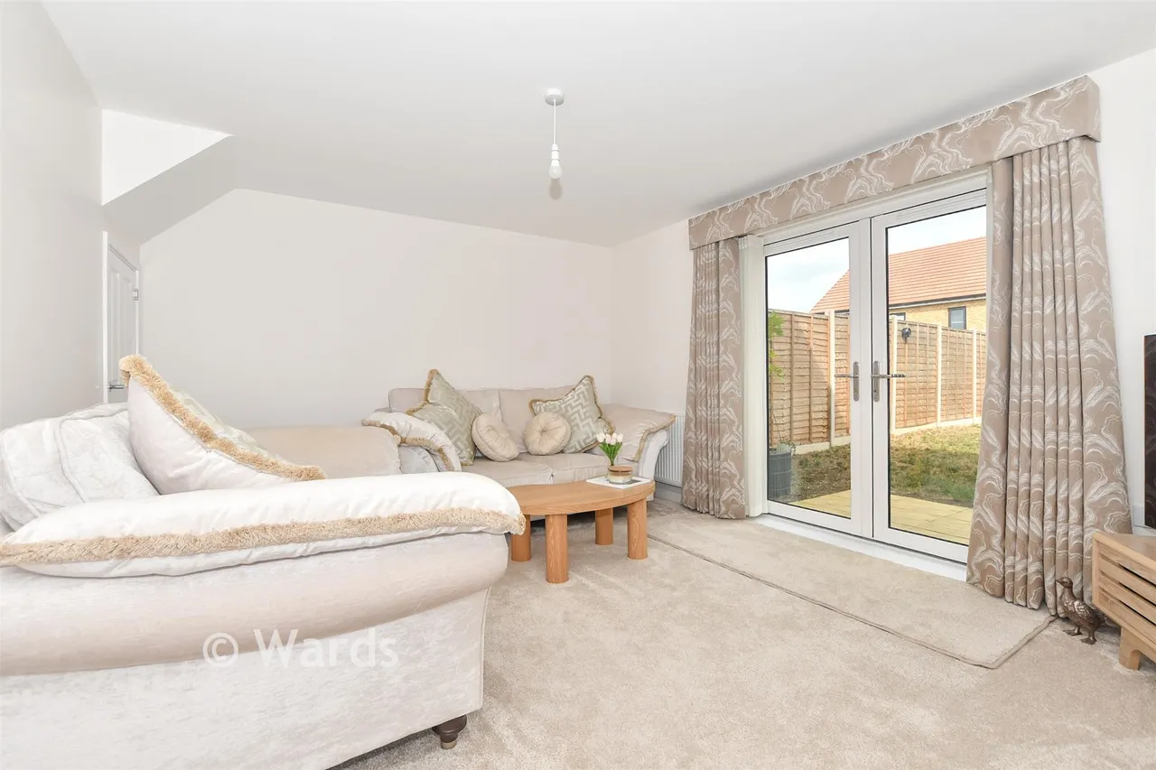 Dragonfly Close, Minster On Sea, ME12, photo 2