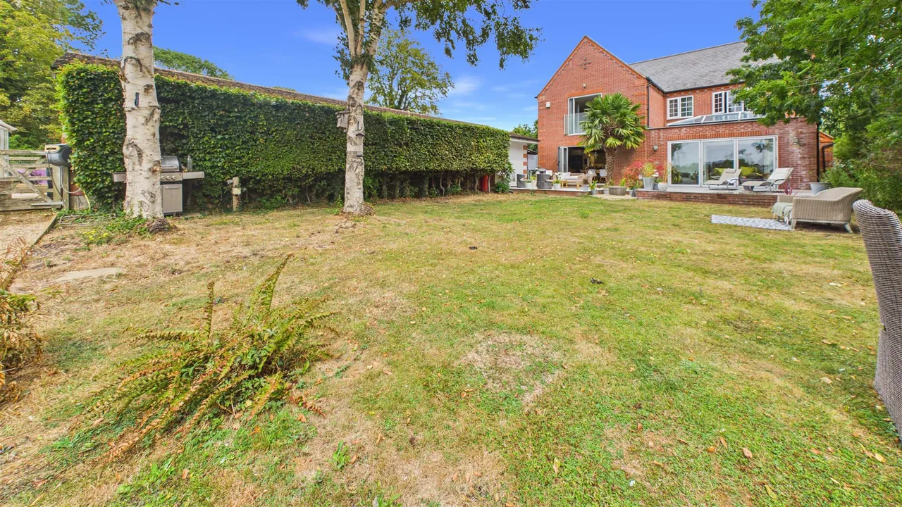 Main Road, Dyke, photo 36
