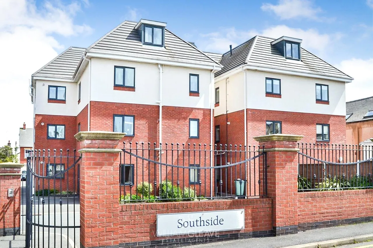 2 bed flat for sale — Southside, Argoed Road, Buckley, CH7 3BF