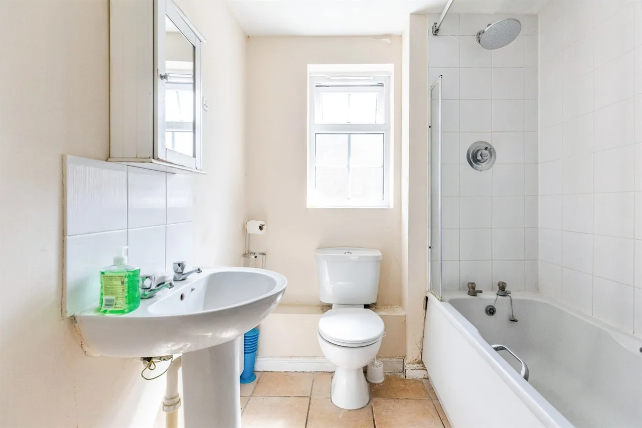 Finney Drive, Grange Park, NN4, photo 13