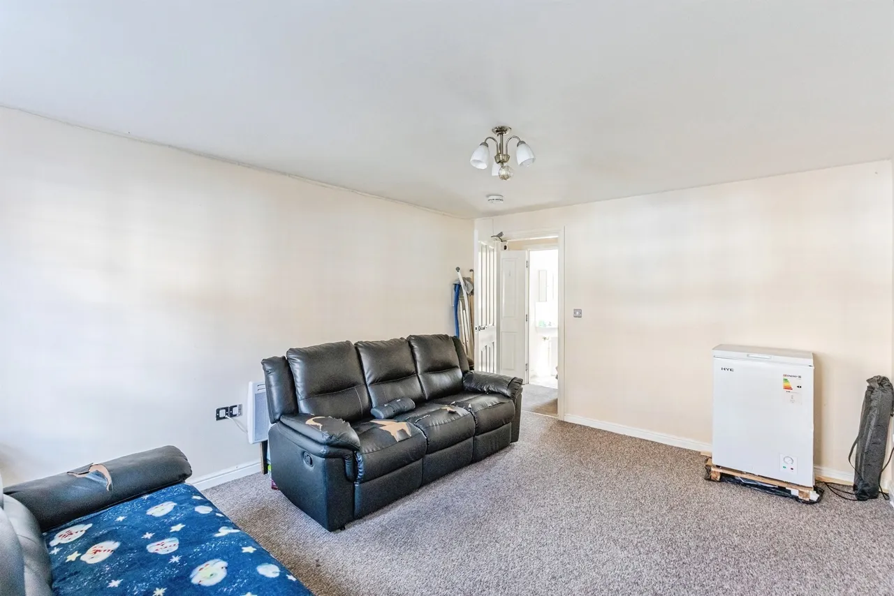 Finney Drive, Grange Park, NN4, photo 3