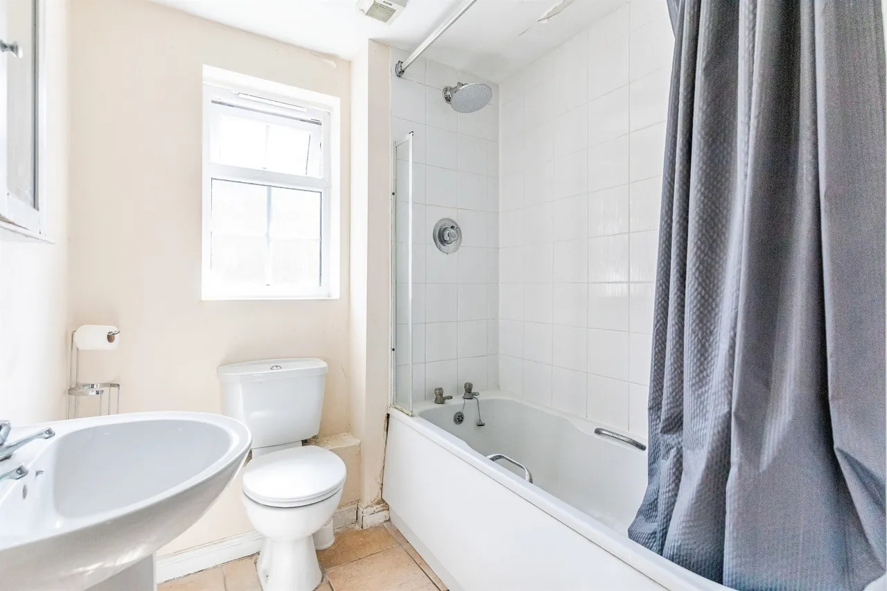 Finney Drive, Grange Park, NN4, photo 14