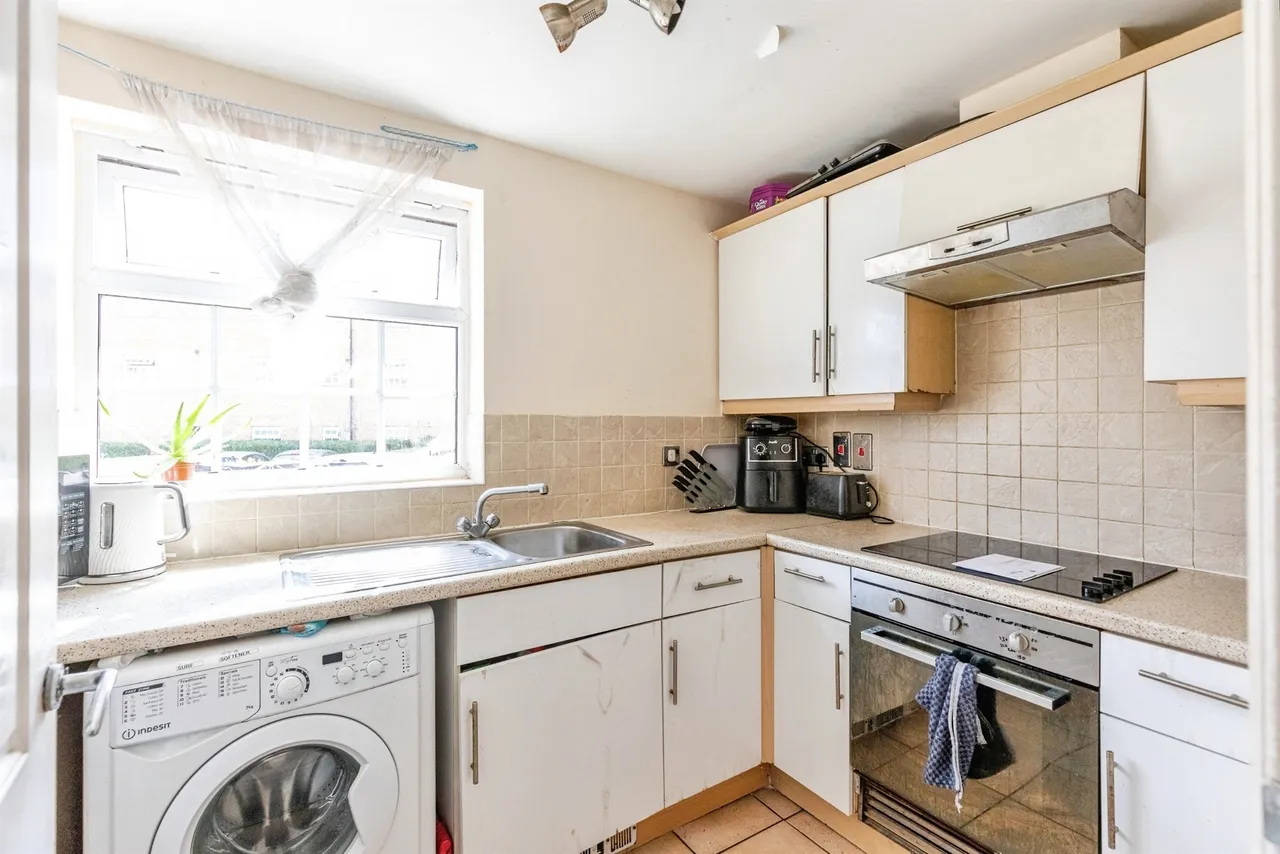 Finney Drive, Grange Park, NN4, photo 5