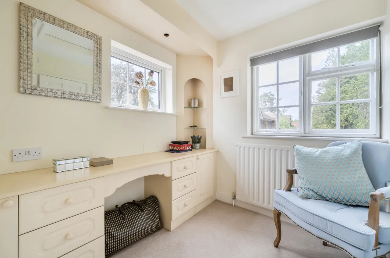 Crawley Ridge, Camberley, Surrey, GU15 2AD, photo 17