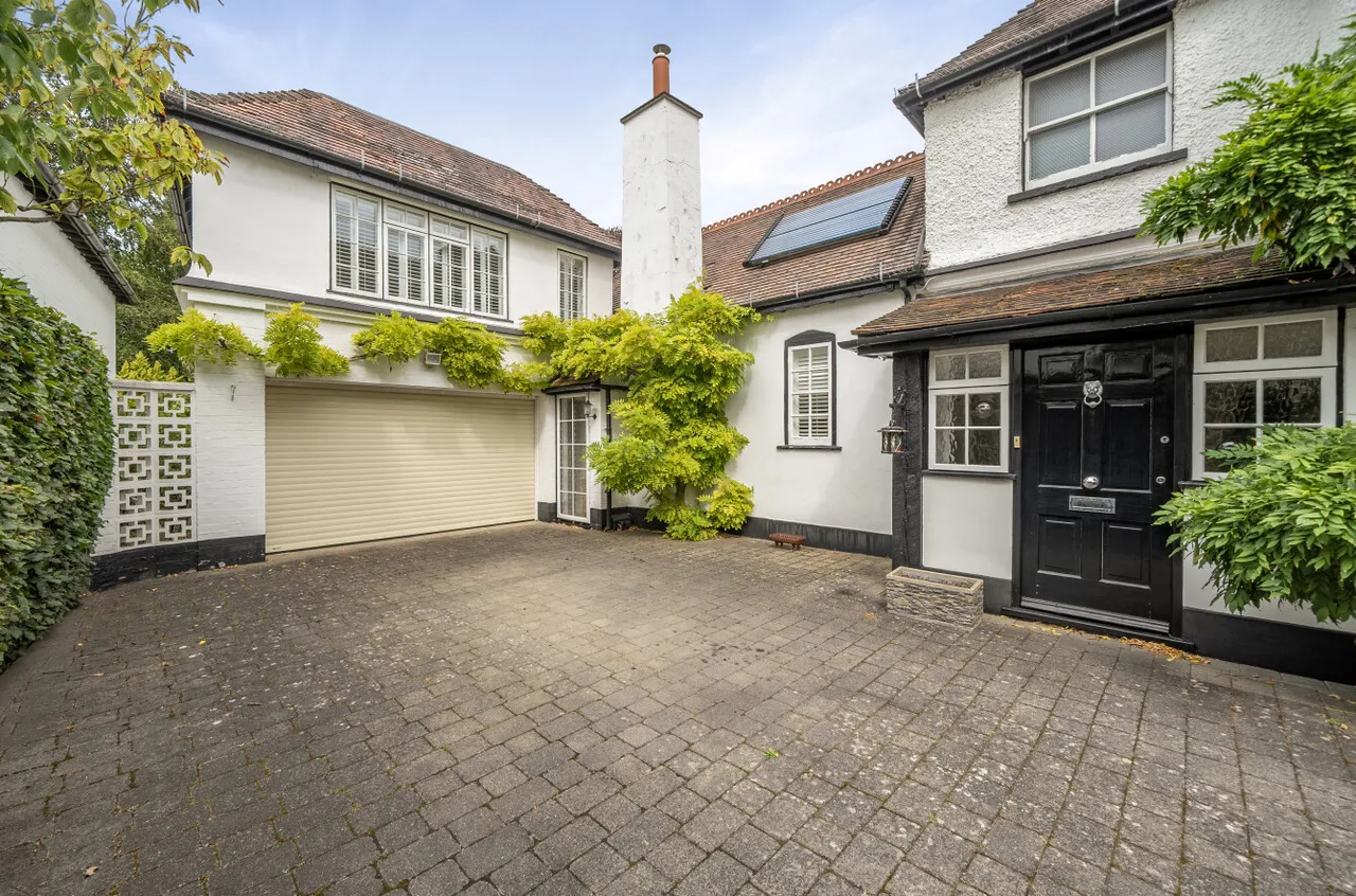 Crawley Ridge, Camberley, Surrey, GU15 2AD, photo 26