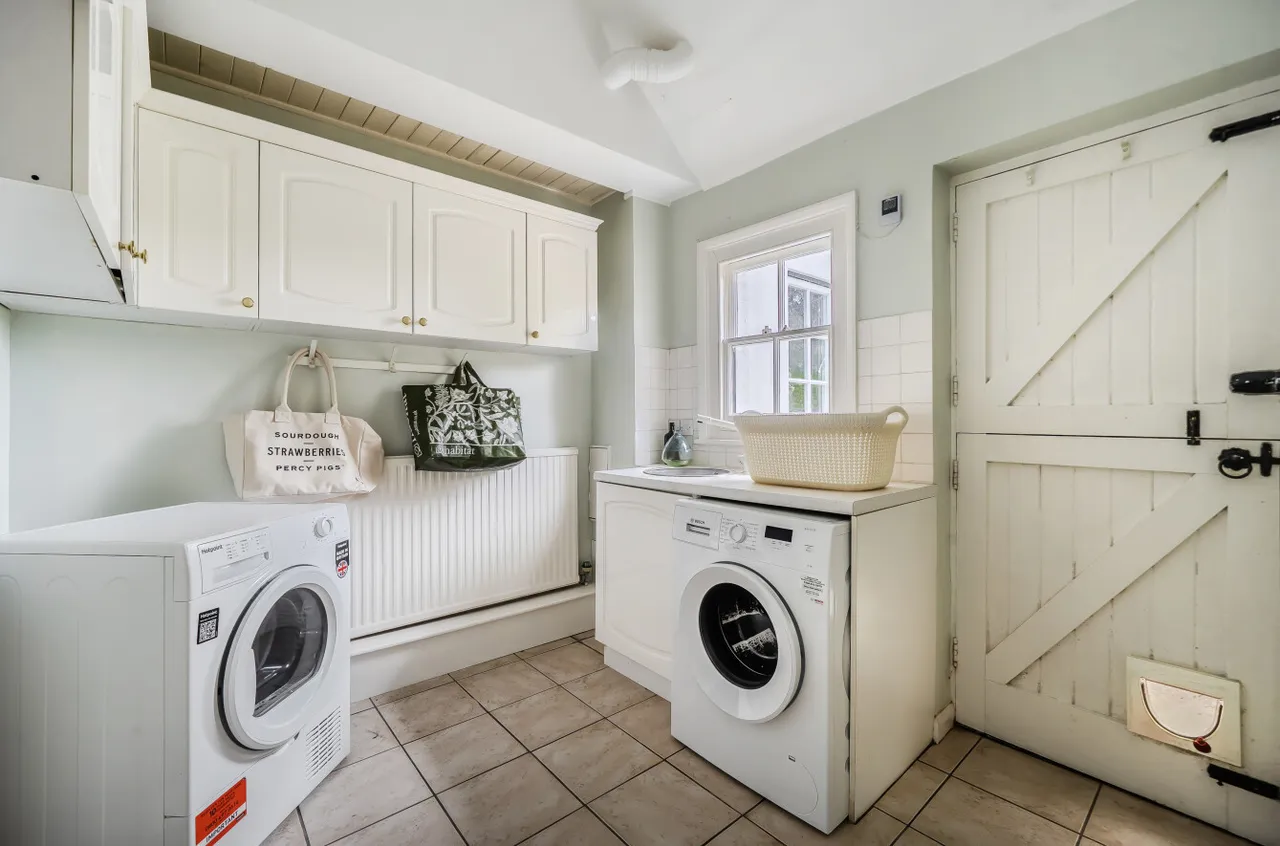 Crawley Ridge, Camberley, Surrey, GU15 2AD, photo 8