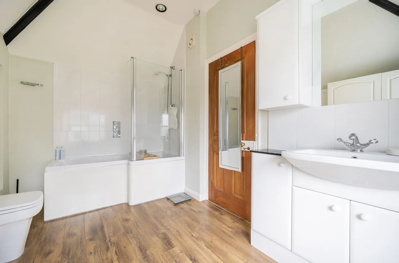 Crawley Ridge, Camberley, Surrey, GU15 2AD, photo 19
