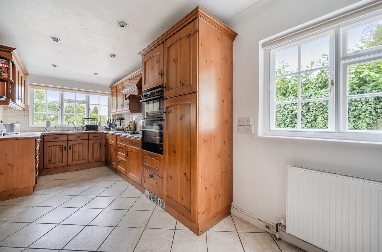 Crawley Ridge, Camberley, Surrey, GU15 2AD, photo 11