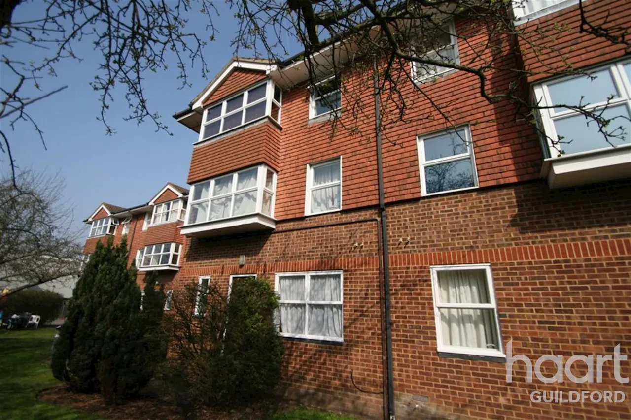 Josephs Road, GU1, photo 3