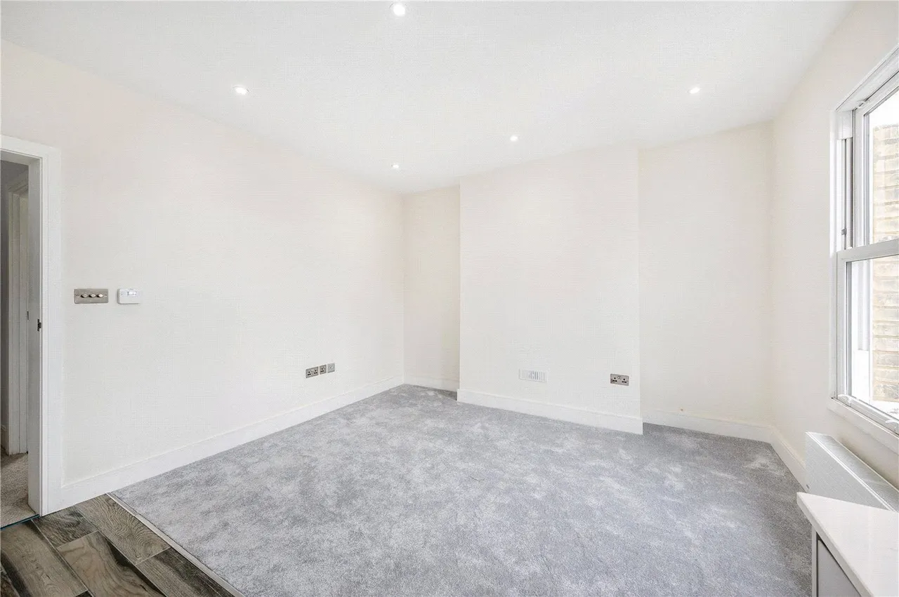 Davisville Road, London, W12, photo 14