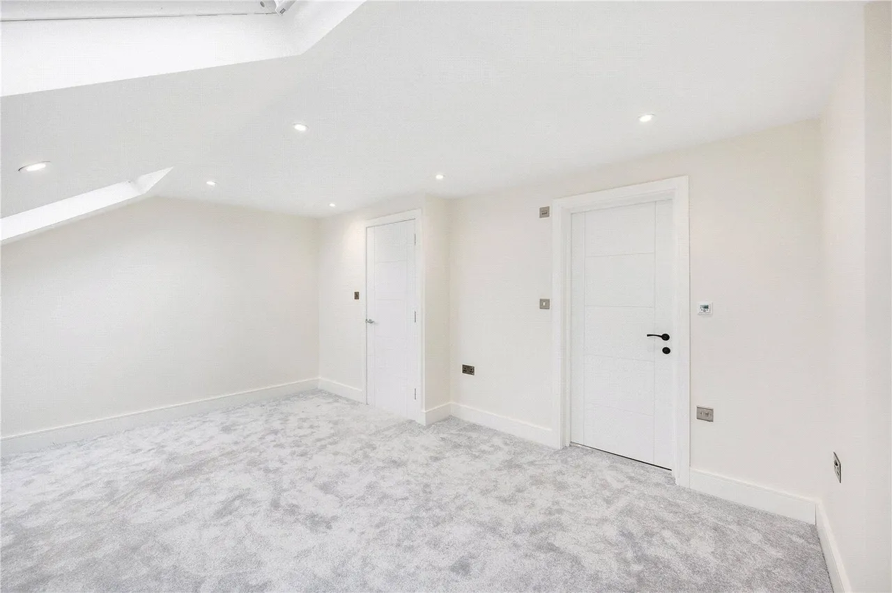 Davisville Road, London, W12, photo 10