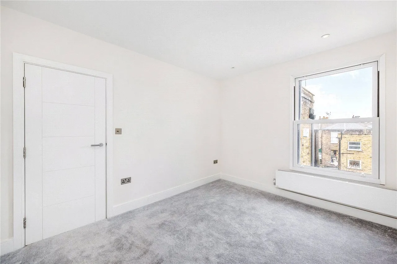Davisville Road, London, W12, photo 12
