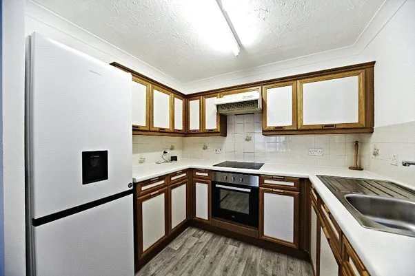 Brighton Road, South Croydon, CR2, photo 8