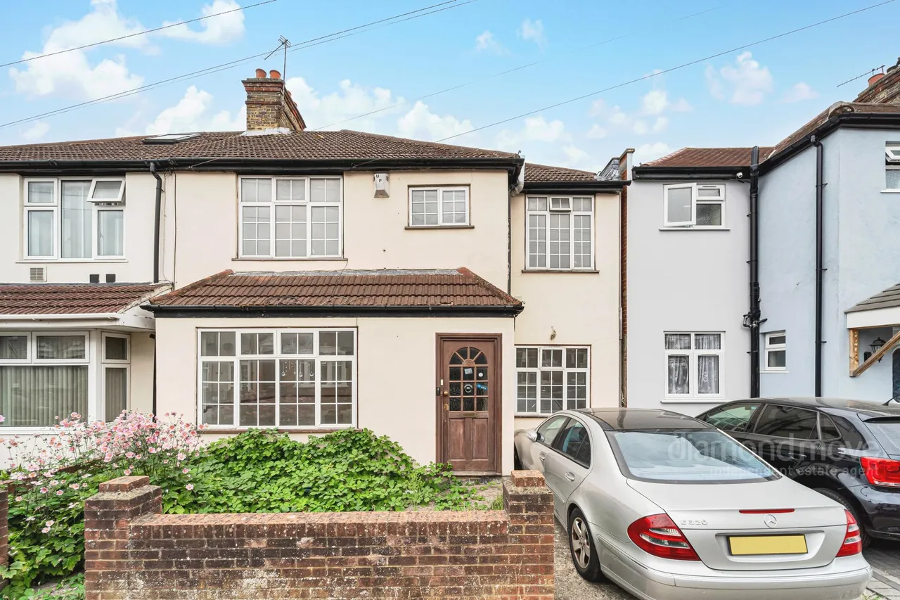 5 bed house for sale — Denbigh Road, Hounslow, TW3 4DU