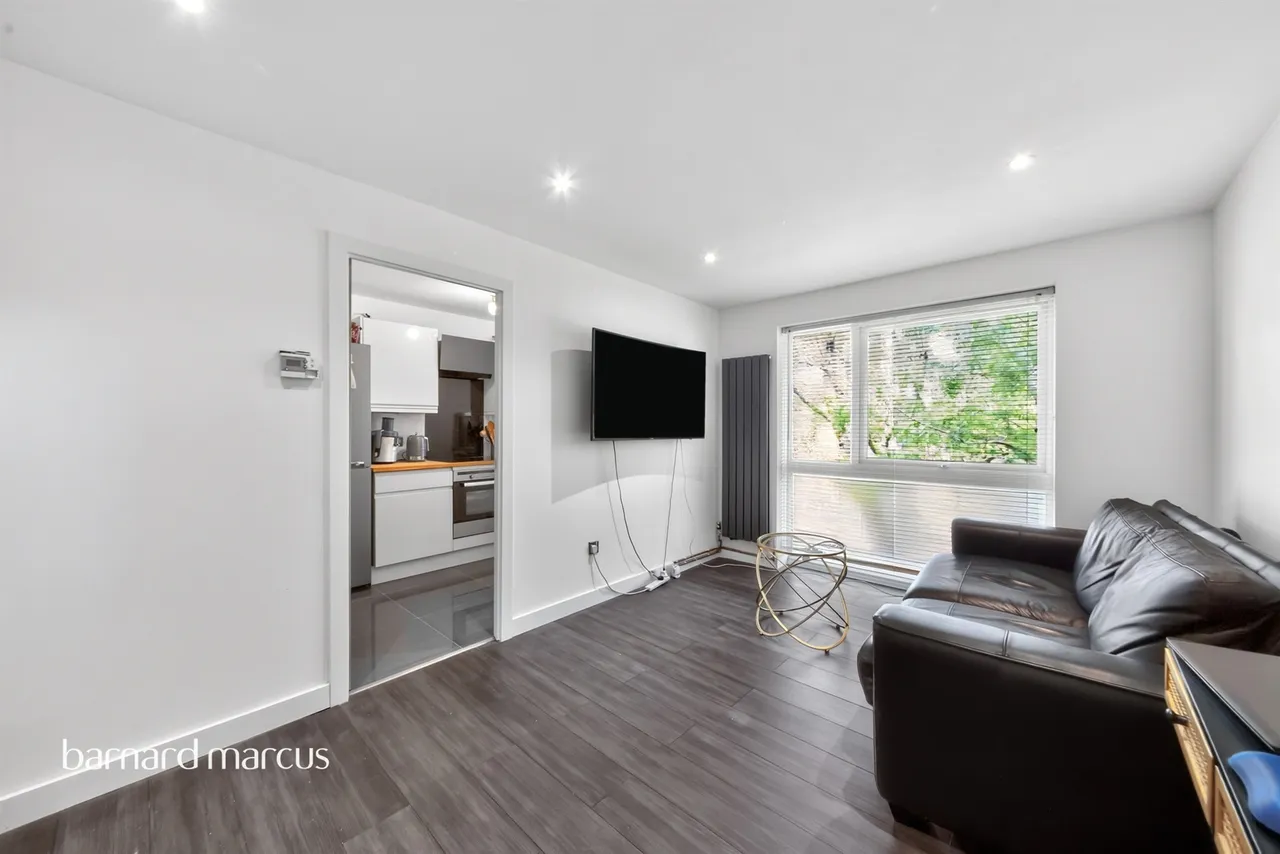 Poplar Grove, London, N11, photo 2