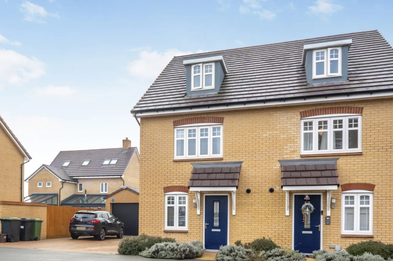 3 bed house for sale — Primrose Drive, Wixams