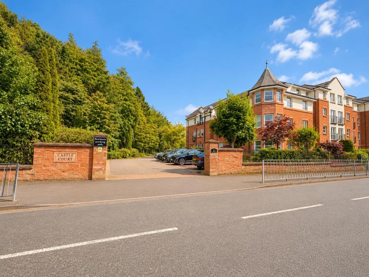 1 bed flat for sale — Castle Court, Bothwell, South Lanarkshire, G71 8PD