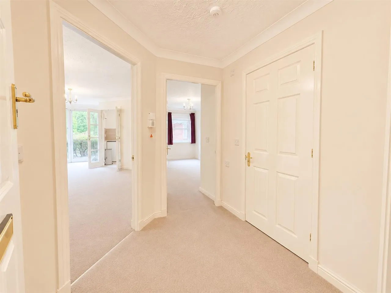 Castle Court, Bothwell, South Lanarkshire, G71 8PD, photo 8