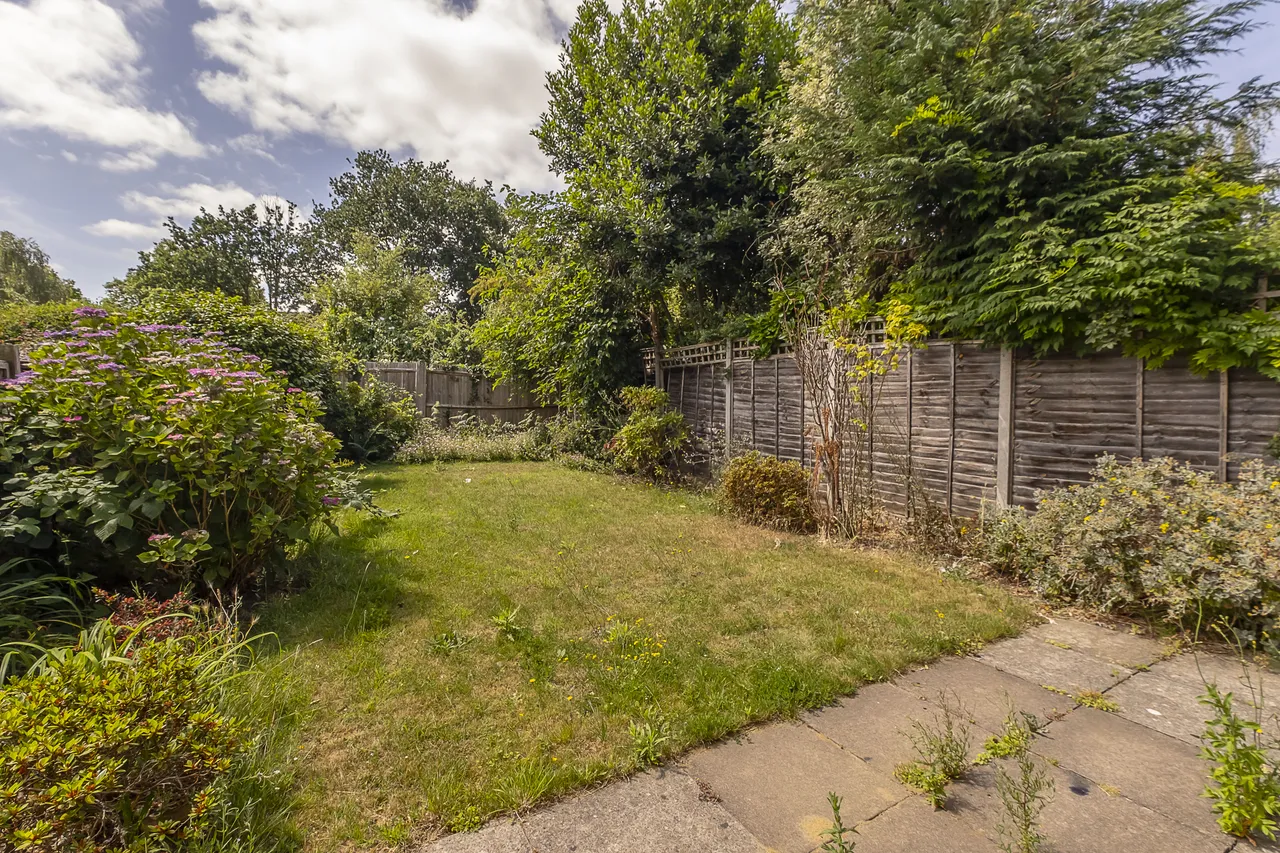 Longford Close, Hampton, TW12, photo 11