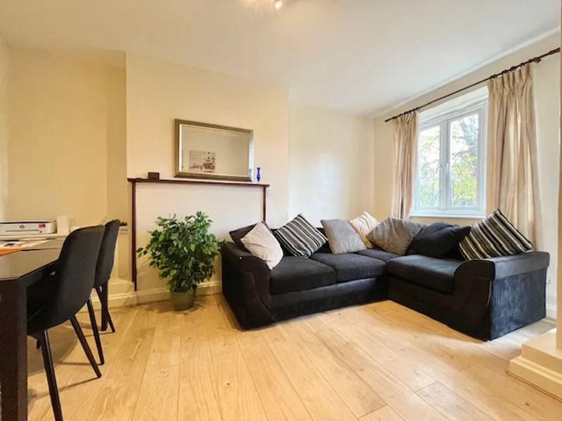 3 bed flat to rent — Tennis Street, London SE1 1YF