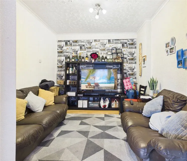 Baxter Road, London, E16, photo 3