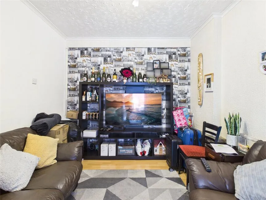 Baxter Road, London, E16, photo 4