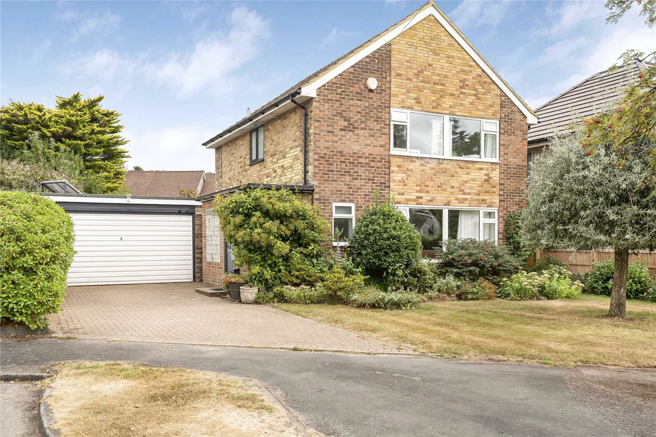 Glenville Gardens, Hindhead, GU26, photo 2
