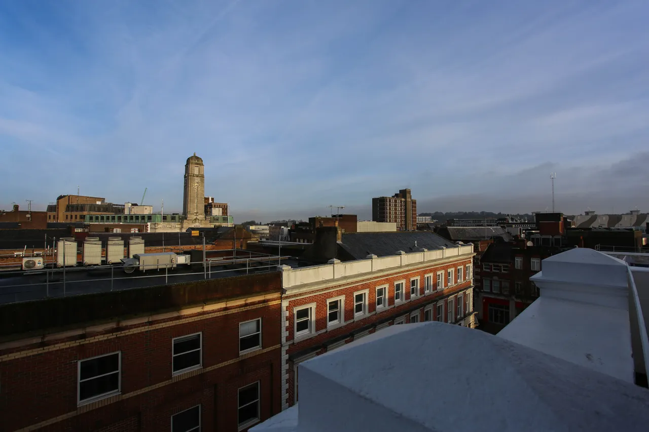 Hatters Court, LU1, photo 9