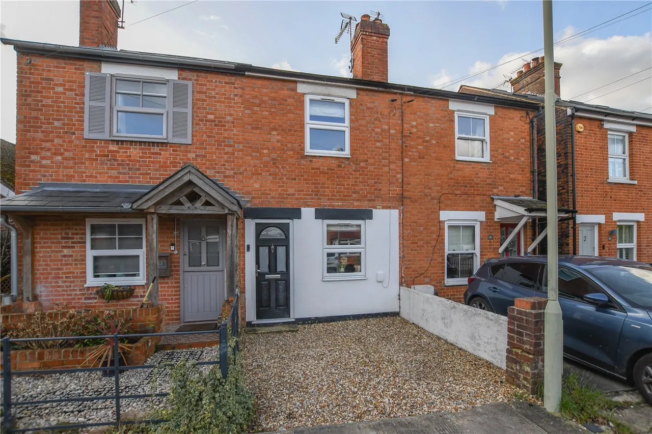 2 bed house for sale, Stanley Road, Wokingham, RG40