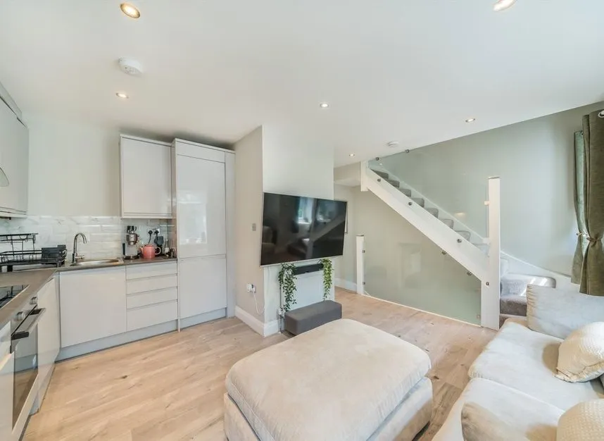 Lyveden Road, Tooting, SW17, photo 2