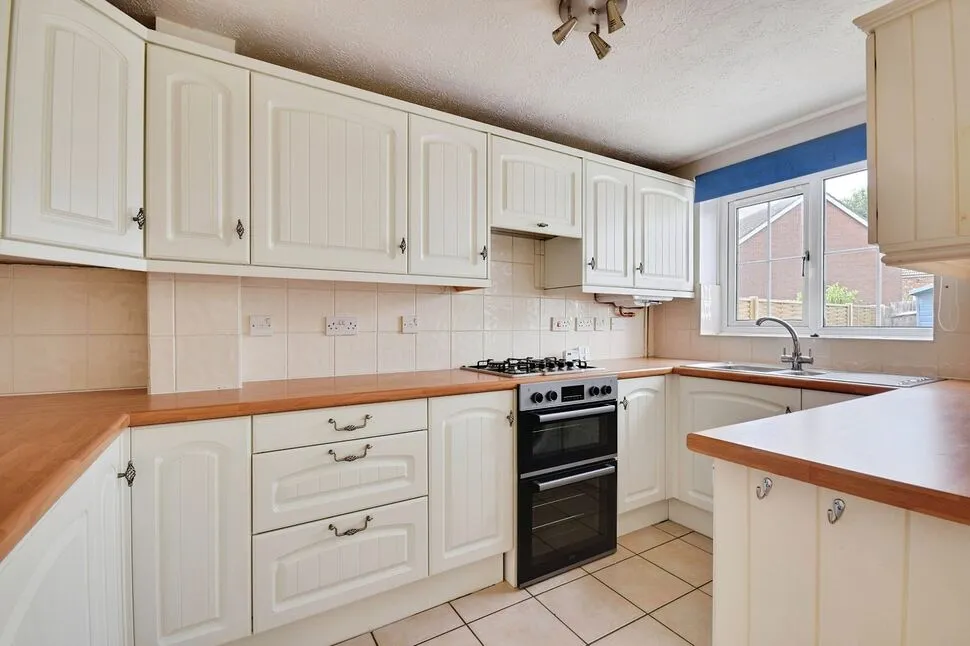 Main Street, Peasmarsh, East Sussex, TN31, photo 6