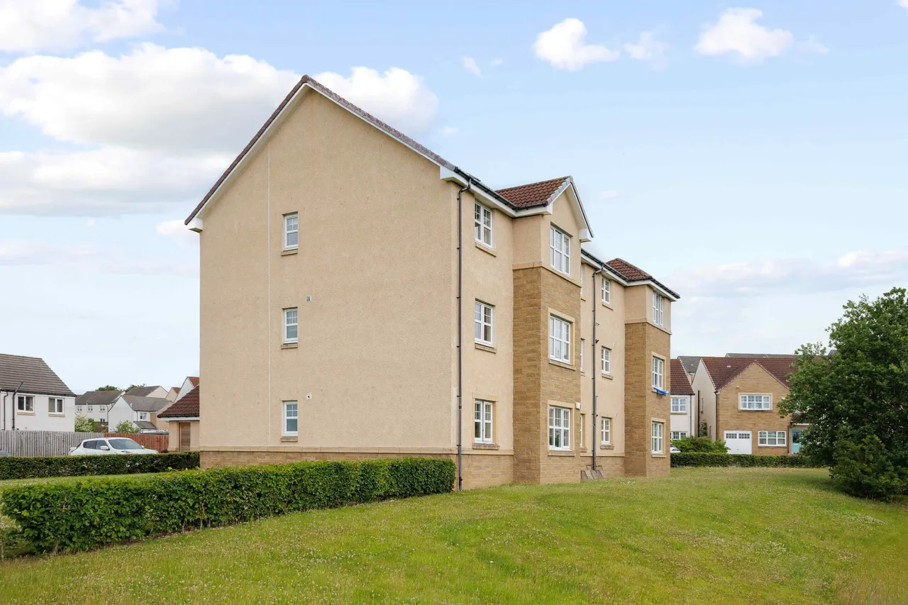 Whitehouse Gardens, Gorebridge, photo 14