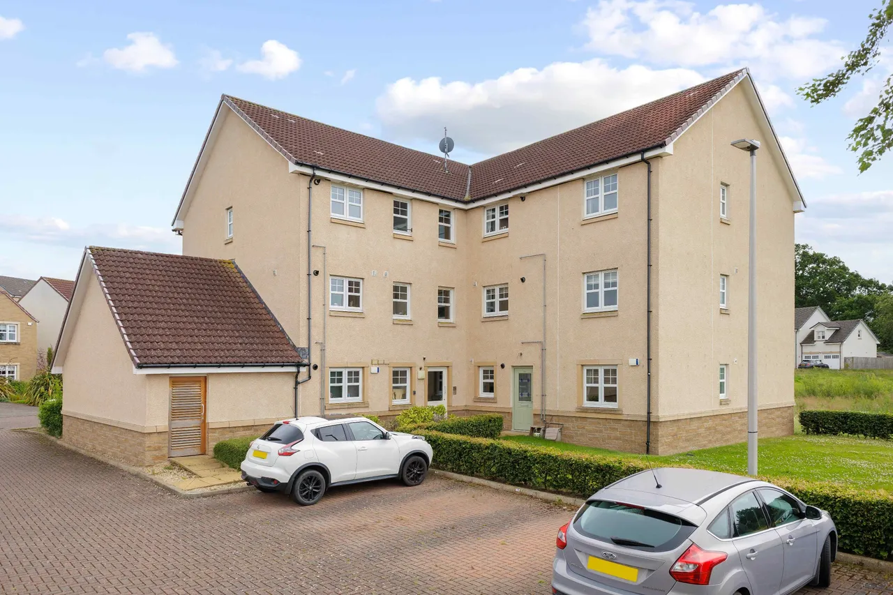 2 bed flat for sale — Whitehouse Gardens, Gorebridge