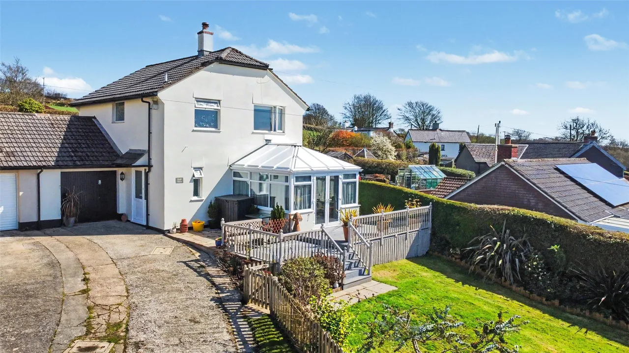 3 bed house for sale, Grange Close, Bratton Fleming, EX32